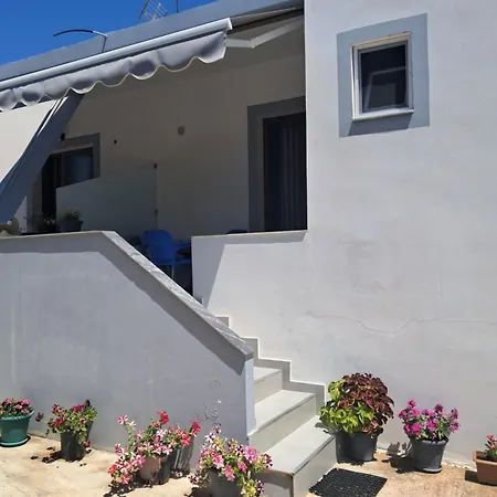 Artan Skenderaj Apartment Ksamil