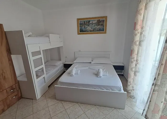 Artan Skenderaj 아파트 사밀